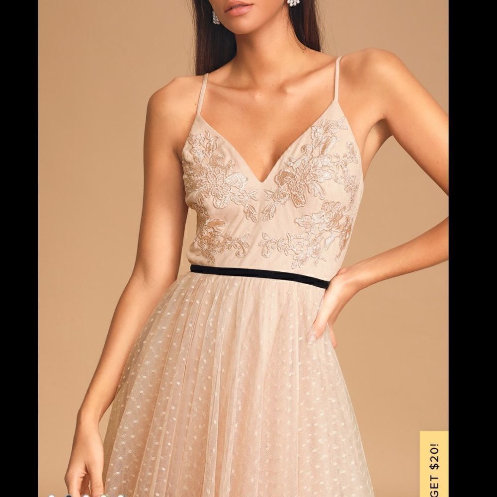 NWT Lulu*s Romantic Musings Blush Pink
Embroidered Lace Tiered Maxi Dress Large - Picture 3 of 14